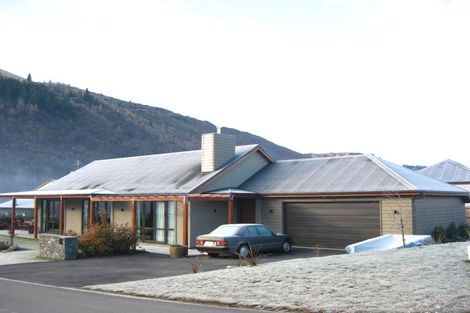 Photo of property in 2 Alexander Place, Arrowtown, 9302