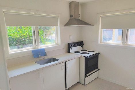 Photo of property in 23 Toru Street, Te Atatu Peninsula, Auckland, 0610