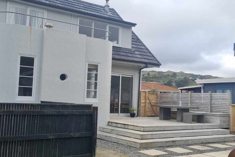 Photo of property in 28 Beauchamp Street, Tawa, Wellington, 5028