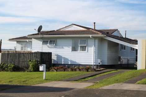 Photo of property in 74 Chelburn Crescent, Mangere East, Auckland, 2024