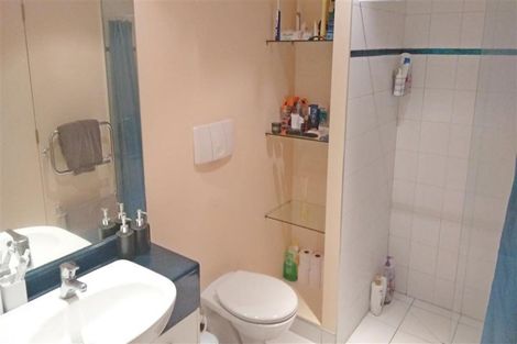 Photo of property in Stadium Garden Flats, 213/107 Thorndon Quay, Pipitea, Wellington, 6011