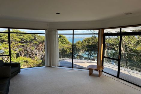 Photo of property in 9 Poaka Place, Beach Haven, Auckland, 0626