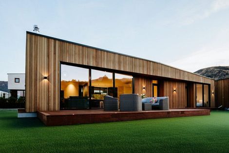 Photo of property in 13 Fern Burn Close, Wanaka, 9305