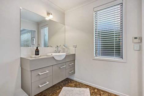 Photo of property in 26 Montgomery Crescent, Kinloch, Taupo, 3377