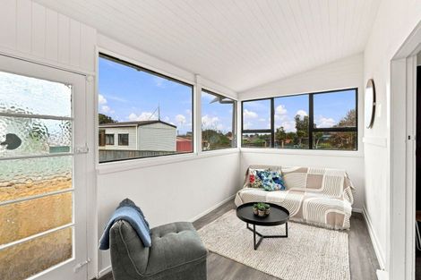 Photo of property in 77 Cornfoot Street, Castlecliff, Whanganui, 4501