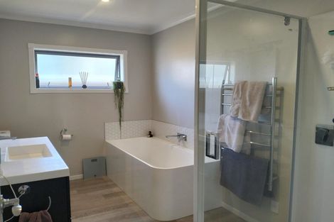 Photo of property in 4a Davis Grove, Wainuiomata, Lower Hutt, 5014