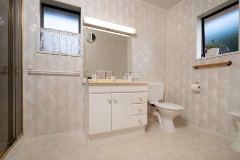 Photo of property in 52 Spence Road, Henderson, Auckland, 0612