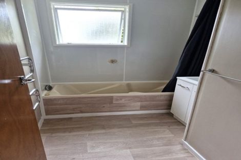 Photo of property in 20 Manaia View Road, One Tree Point, 0118