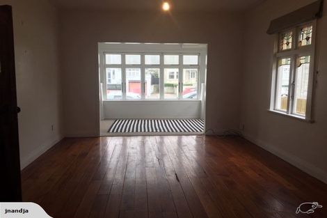 Photo of property in 137 Onepu Road, Lyall Bay, Wellington, 6022