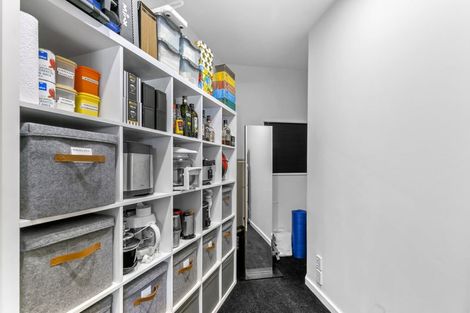 Photo of property in Stadium Garden Flats, 319/107 Thorndon Quay, Pipitea, Wellington, 6011