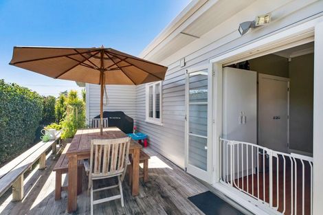 Photo of property in 1a Sherwood Avenue, Te Atatu South, Auckland, 0610