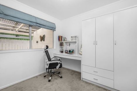 Photo of property in 1/7 Malters Place, Browns Bay, Auckland, 0630