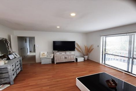 Photo of property in 2/4 Antrim Grove, Bayview, Auckland, 0629