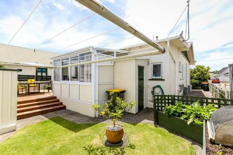 Photo of property in 8 Norman Street, Lower Vogeltown, New Plymouth, 4310