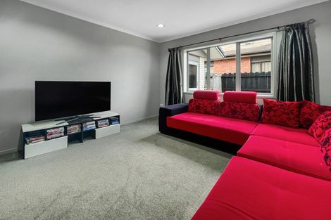 Photo of property in 36 Anchorite Way, Red Beach, 0932