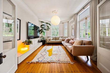 Photo of property in 1-9 Deirdre Place, Titirangi, Auckland, 0604