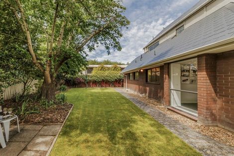 Photo of property in 2/278 Memorial Avenue, Burnside, Christchurch, 8053