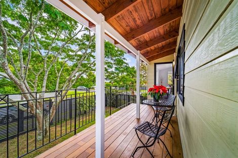 Photo of property in 10 Penguin Drive, Murrays Bay, Auckland, 0630