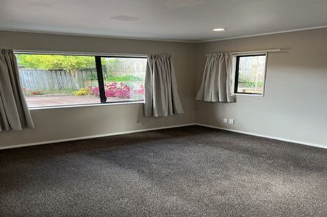 Photo of property in 2/25 Nicholas Road, Somerville, Auckland, 2014