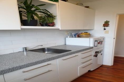 Photo of property in 1/10 Mataroa Avenue, Northland, Wellington, 6012