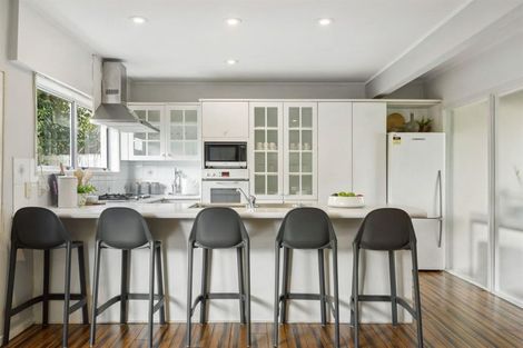 Photo of property in 2/7 Westwell Road, Belmont, Auckland, 0622