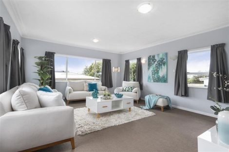 Photo of property in 56 Lynwood Road, New Lynn, Auckland, 0600