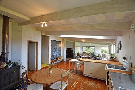 Photo of property in 18 Old School Road, Leigh, 0985