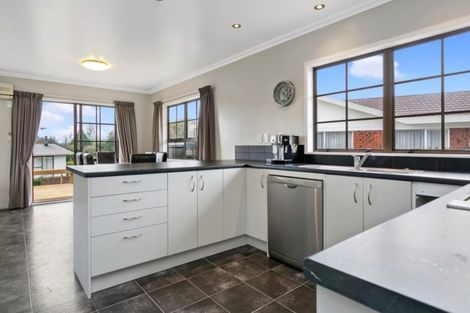 Photo of property in 29 Sheridan Crescent, Leamington, Cambridge, 3432