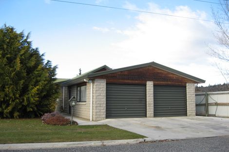 Photo of property in 1 Clutha Street, Alexandra, 9320