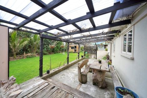 Photo of property in 1152 South Road, Oakura, 4314