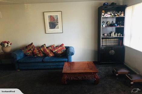 Photo of property in 2/41 Challen Close, Conifer Grove, Takanini, 2112