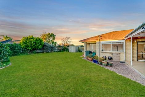 Photo of property in 21 Lothian Brae, Wattle Downs, Auckland, 2103