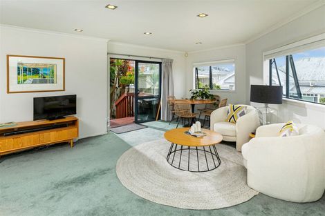 Photo of property in 2/199 Onewa Road, Birkenhead, Auckland, 0626