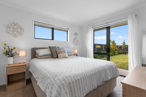 Photo of property in 25 Kaiora Drive, Papamoa Beach, Papamoa, 3118