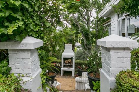 Photo of property in 21 Sealy Road, Bluff Hill, Napier, 4110