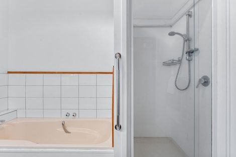 Photo of property in 5 Totara Grove, Hillcrest, Auckland, 0627