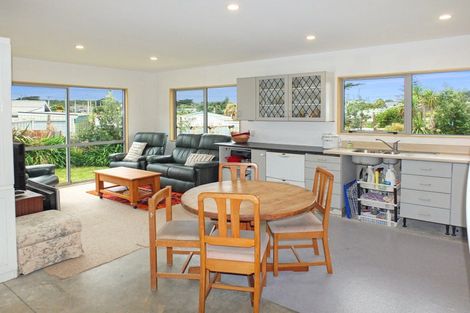 Photo of property in 4 Muritai Grove, Himatangi Beach, Foxton, 4891