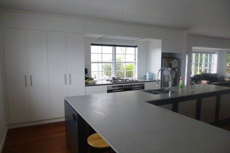 Photo of property in 136 Cashmere Avenue, Khandallah, Wellington, 6035