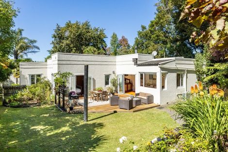 Photo of property in 6 Ormond Road, Hospital Hill, Napier, 4110