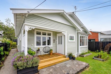 Photo of property in 21 Gaine Street, New Plymouth, 4310