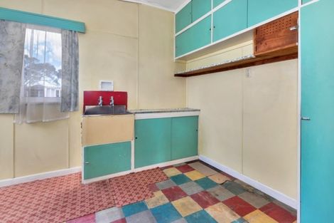 Photo of property in 15 Huia Road, Point Chevalier, Auckland, 1022