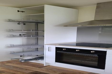 Photo of property in 17 Pipitea Place, Massey, Auckland, 0614