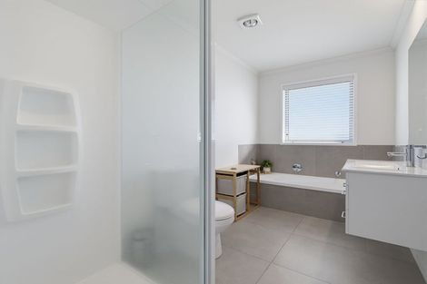 Photo of property in 1 Te Wharo Drive, Papamoa, 3118