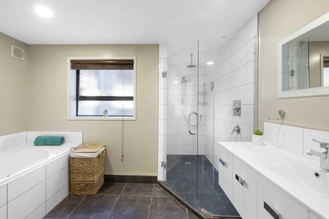 Photo of property in 3a Mission Street, Moturoa, New Plymouth, 4310