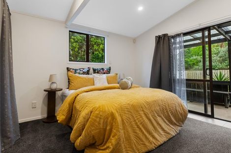 Photo of property in 15 Vina Place, Massey, Auckland, 0614