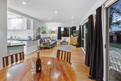 Photo of property in 2/30 Manu Place, Pinehill, Auckland, 0632