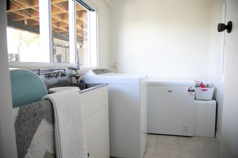 Photo of property in 25 Robinson Road, Whitianga, 3510