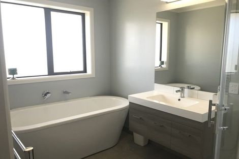 Photo of property in 5 Les Wakefield Road, Mapua, 7005