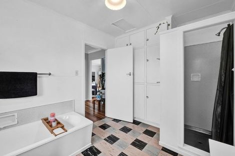 Photo of property in 76 South Road, Blagdon, New Plymouth, 4310