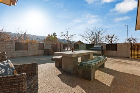 Photo of property in 18 Pisa Moorings Road, Mount Pisa, Cromwell, 9383